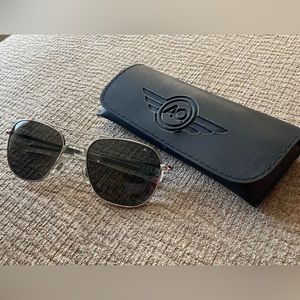 American Optical AO Original Pilot Sunglasses Silver 57-20 140mm NEVER WORN